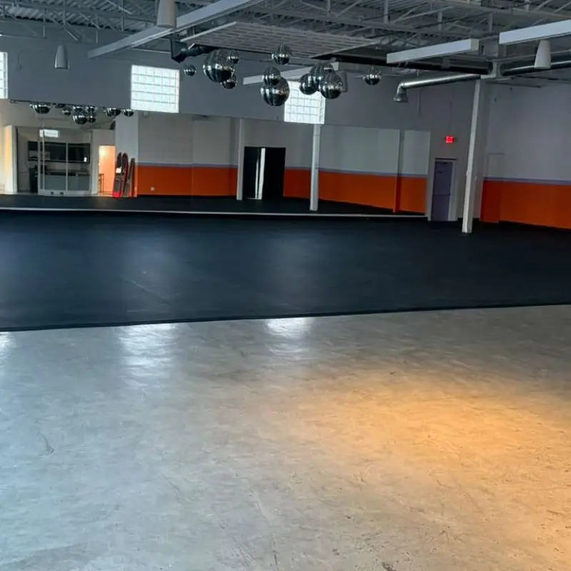 Cleaning vinyl and rubber floor in 4,300 sq ft Yoga fitness center in Lancaster TX