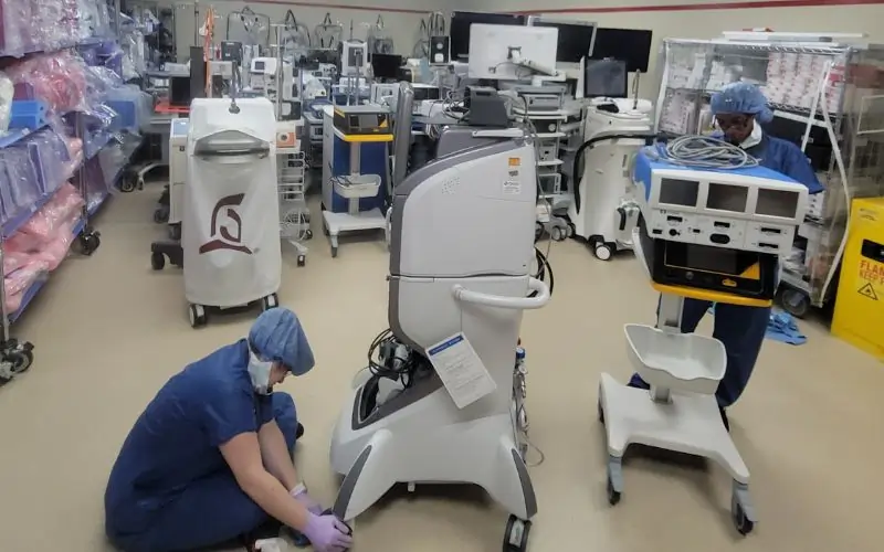 Medical equipment cleaning in Dallas hospital